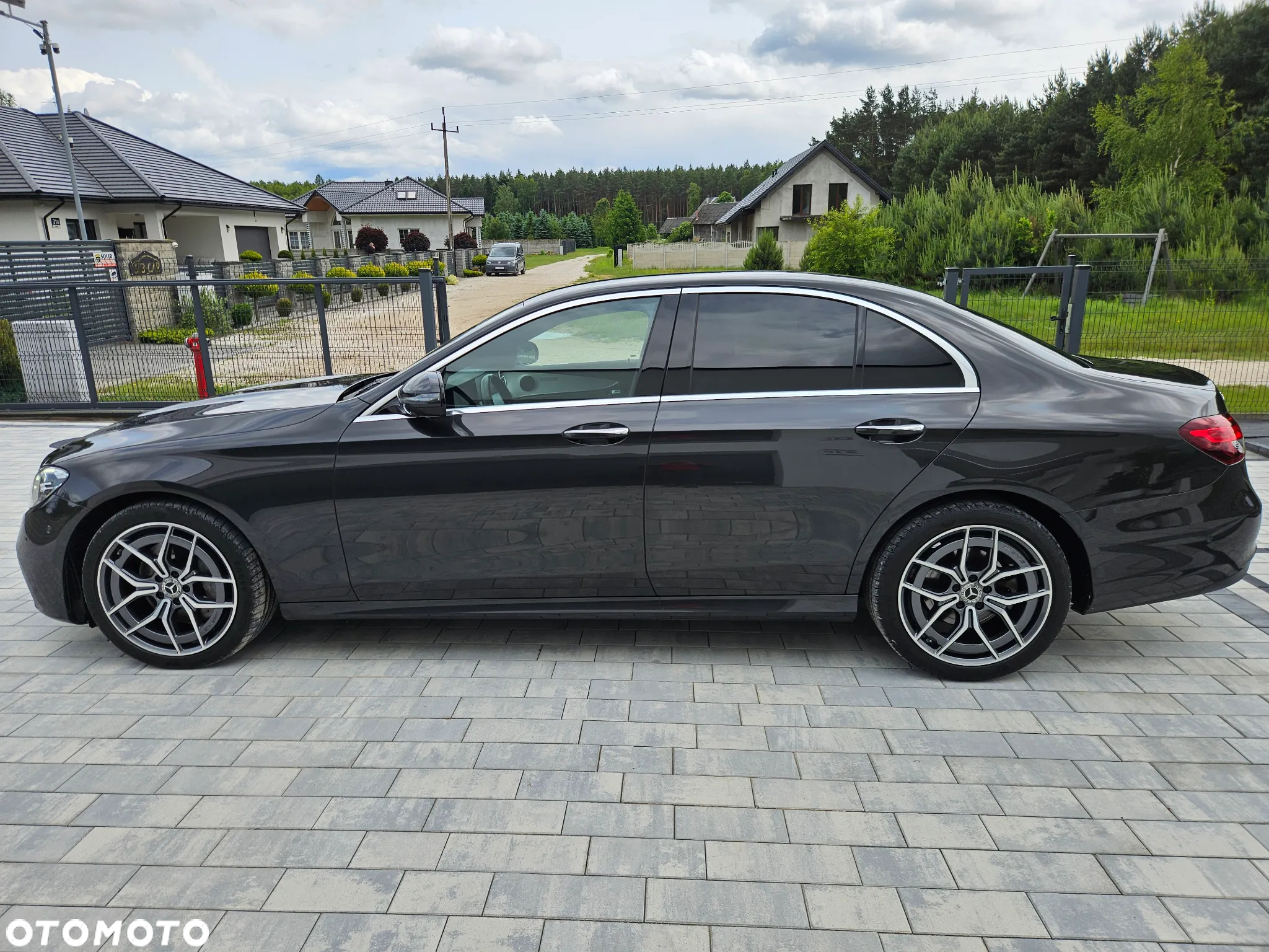 Mercedes-Benz Klasa E 220 d 4-Matic 9G-TRONIC - 12