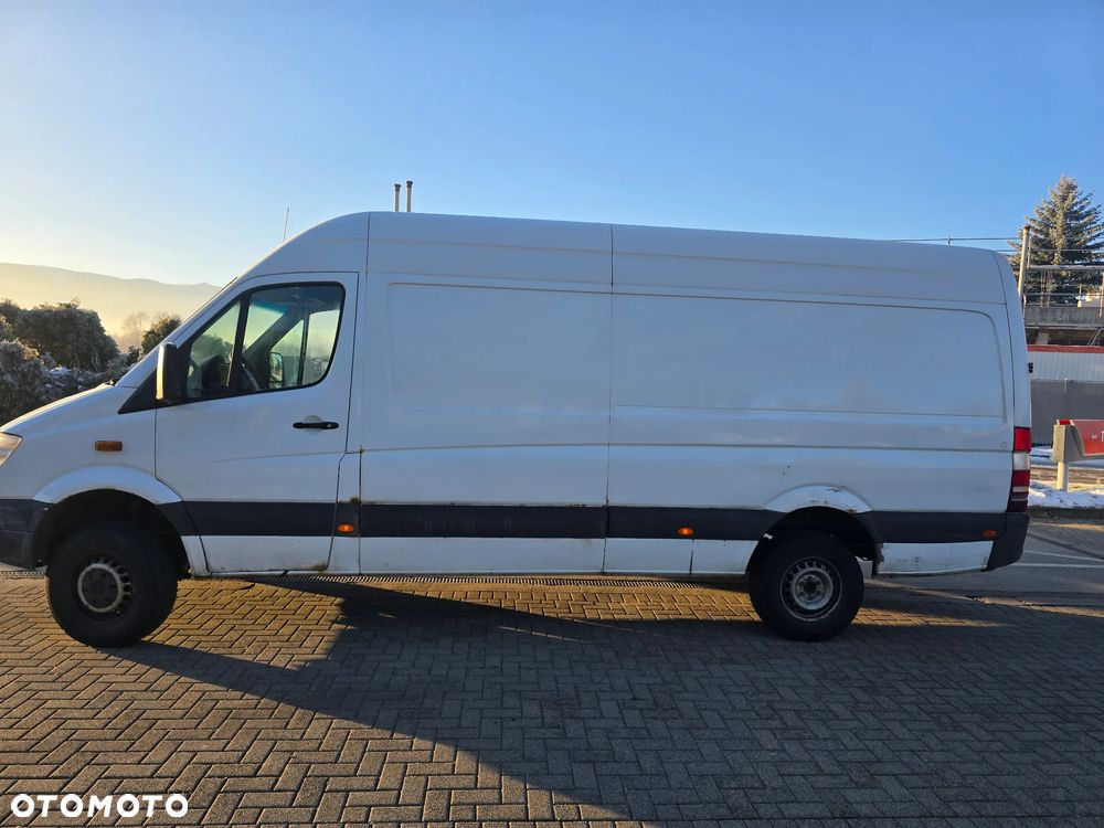 Mercedes-Benz Sprinter - 2
