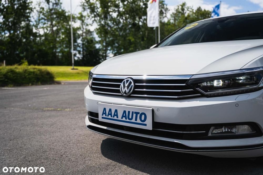 Volkswagen Passat - 8