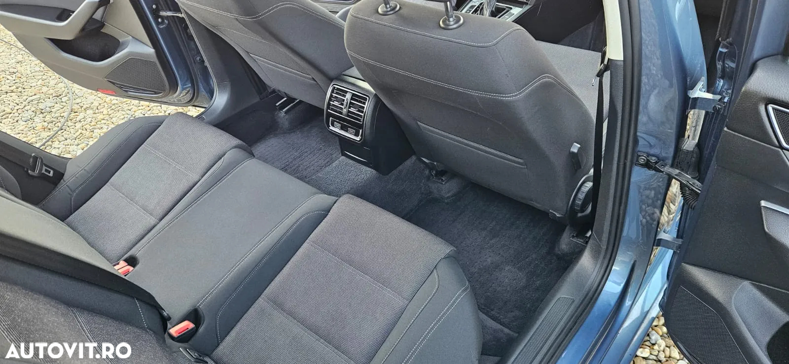 Volkswagen Passat Variant 1.6 TDI SCR DSG Conceptline - 18