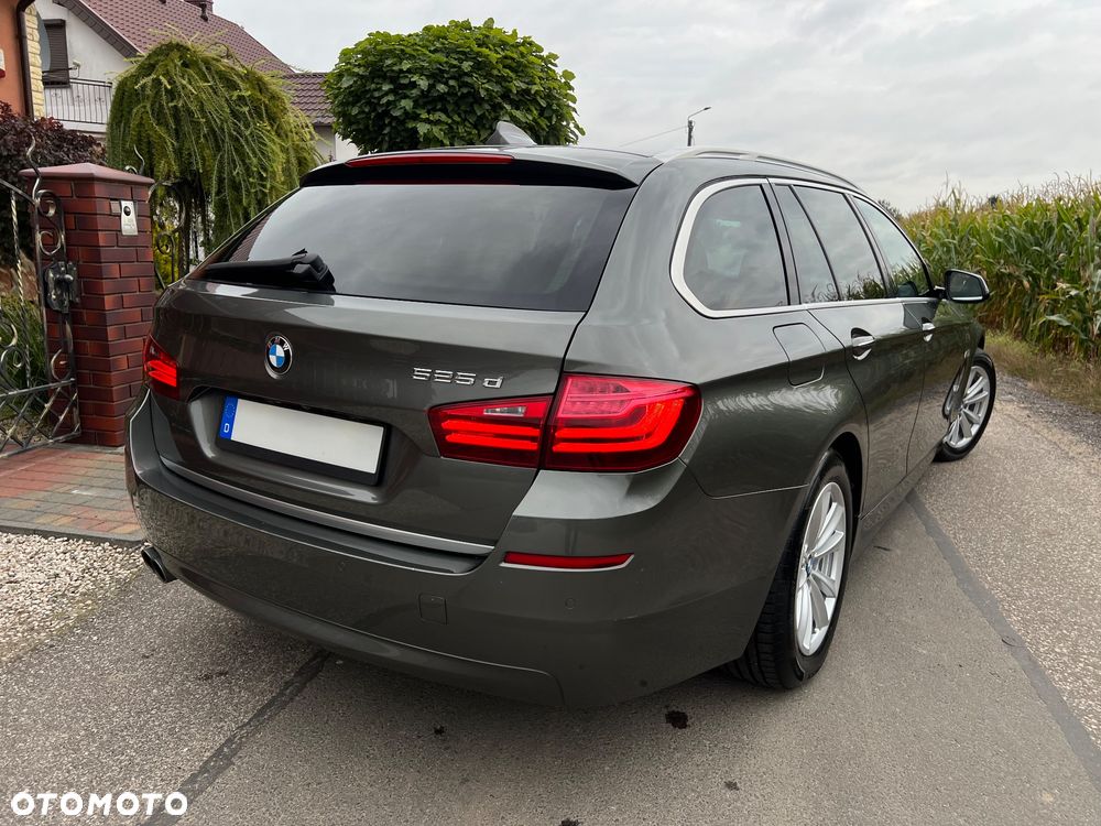 BMW Seria 5 525d Sport-Aut Modern Line - 22