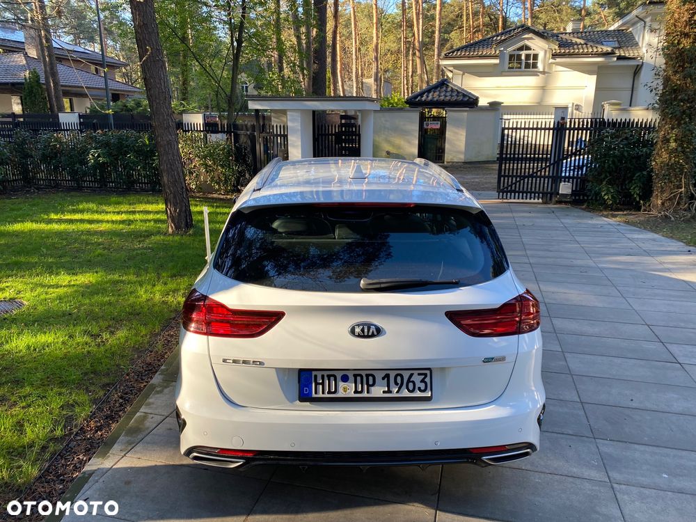 Kia Ceed - 13