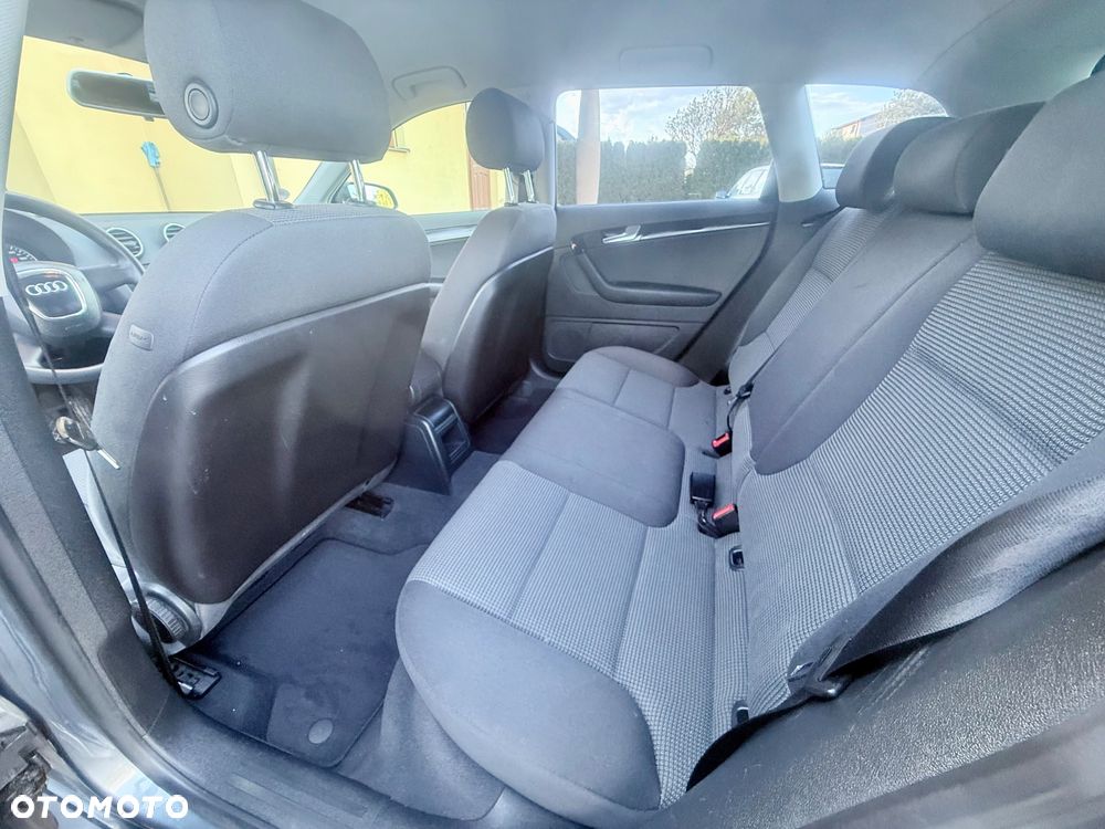 Audi A3 Sportback 1.6 Ambiente - 9