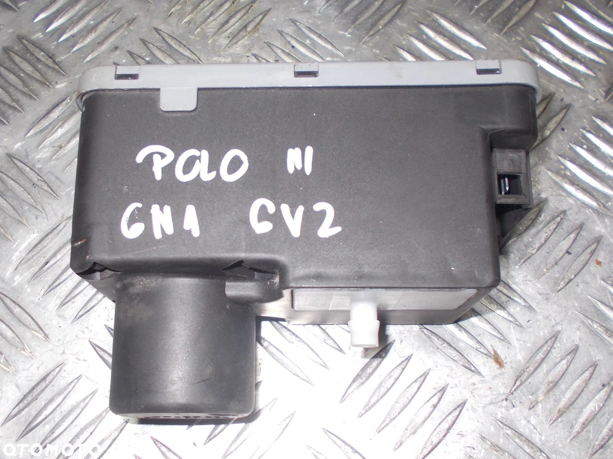 VW Golf III Polo 6N - pompka centralnego zamka - 1