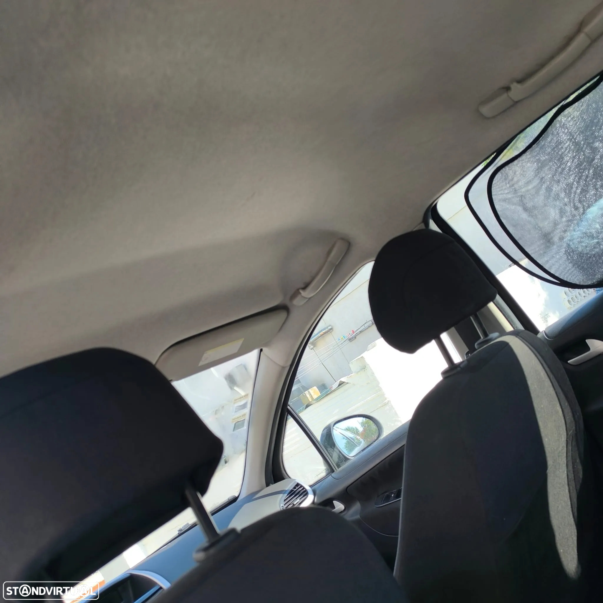 Peugeot 207 - 8