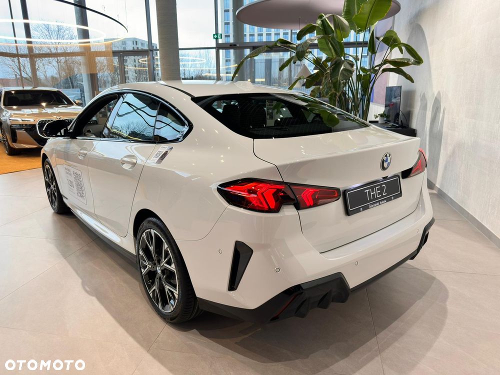 BMW Seria 2 220i mHEV - 6