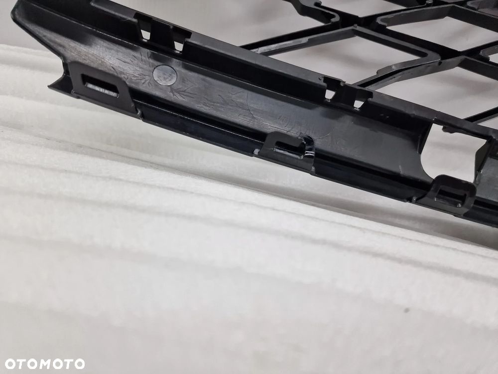 CUPRA FORMENTOR 5FF 19- KRATKA ŚRODKOWA ZDERZAKA PRZEDNIEGO PRZÓD , NR 5FF853667A , NR AUKCJI KR314 - 13