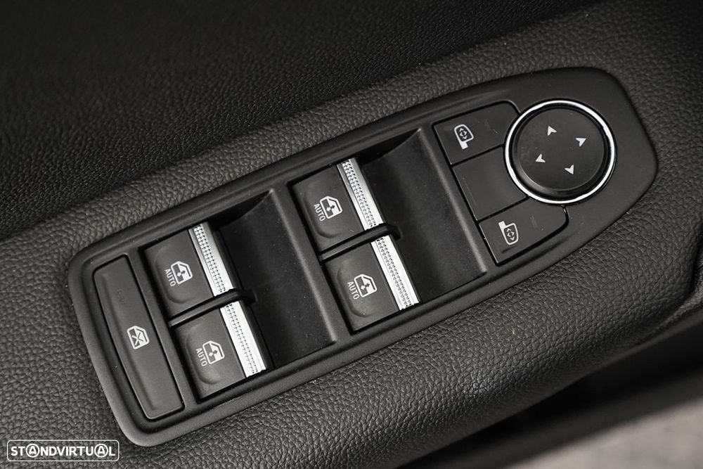 Renault Captur 1.0 TCe Techno Bi-Fuel - 22