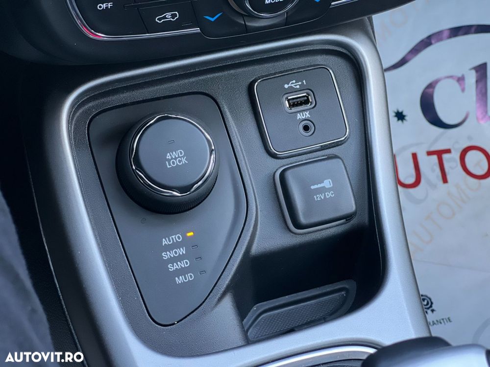 Jeep Compass 2.0 M-Jet 4x4 AT Limited - 23