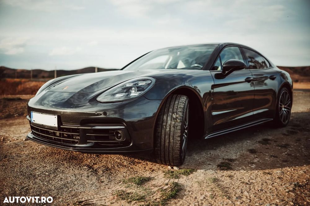 Porsche Panamera 4S - 32