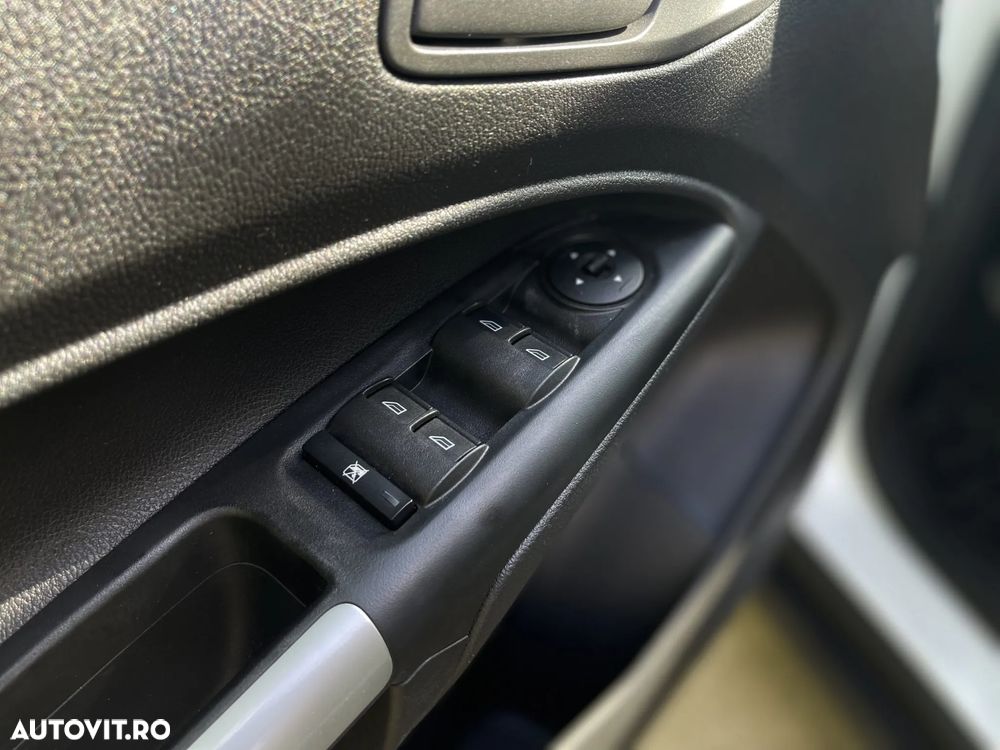 Ford Tourneo Connect 1.6 TDCi LWB Ambiente - 10