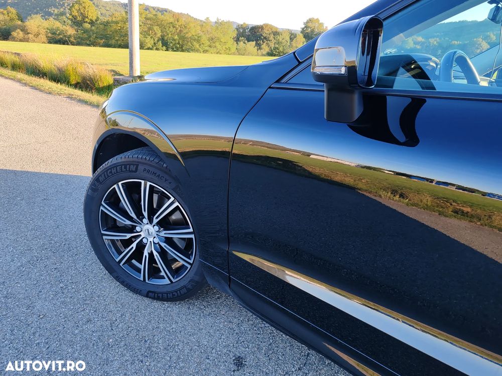 Volvo XC 60 D5 AWD Geartronic Momentum - 9