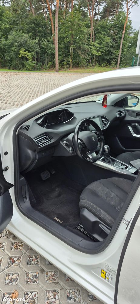 Peugeot 308 1.2 PureTech Allure S&S - 10