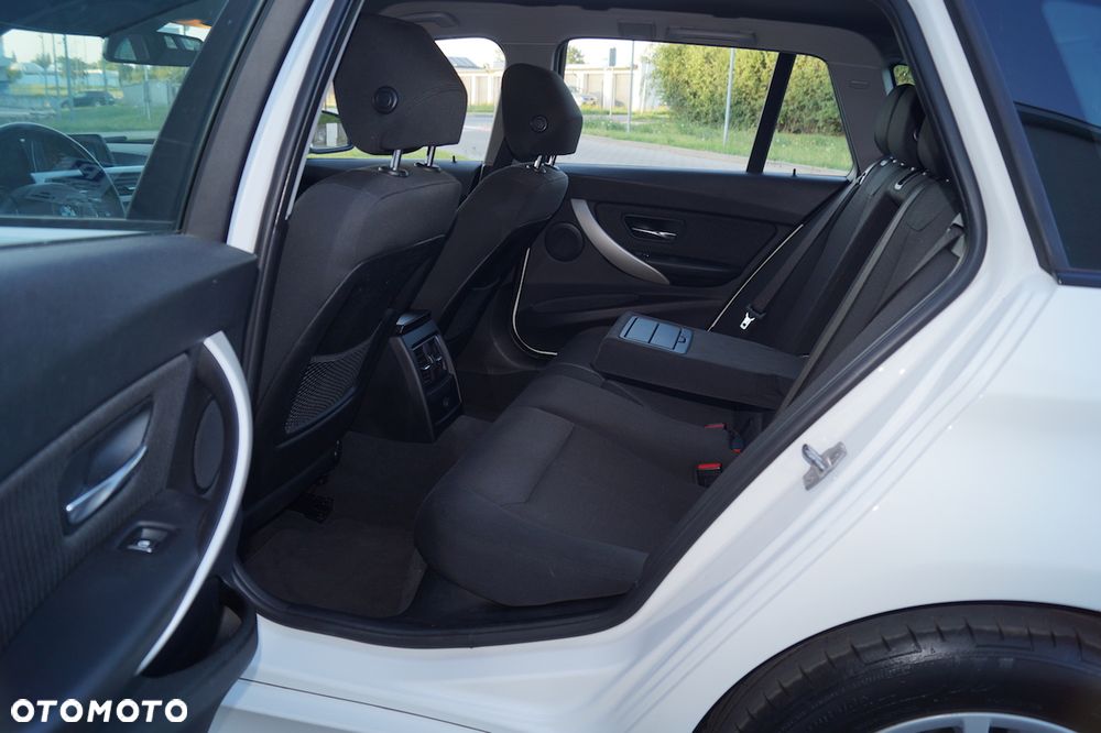 BMW Seria 3 - 30