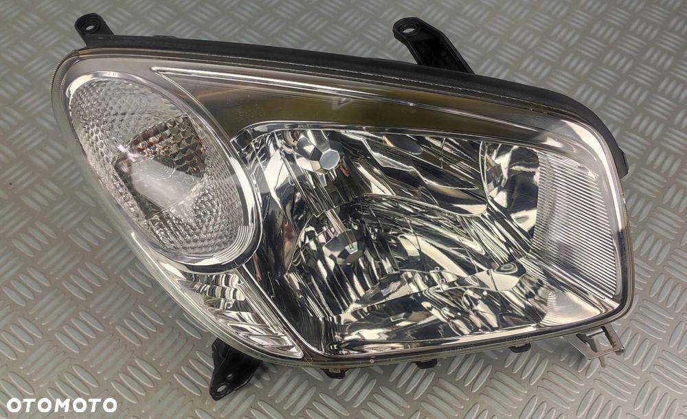 reflektor lampa prawa prawy przód przednia TOYOTA RAV-4 II 2 LIFT 03-05 EU - 1