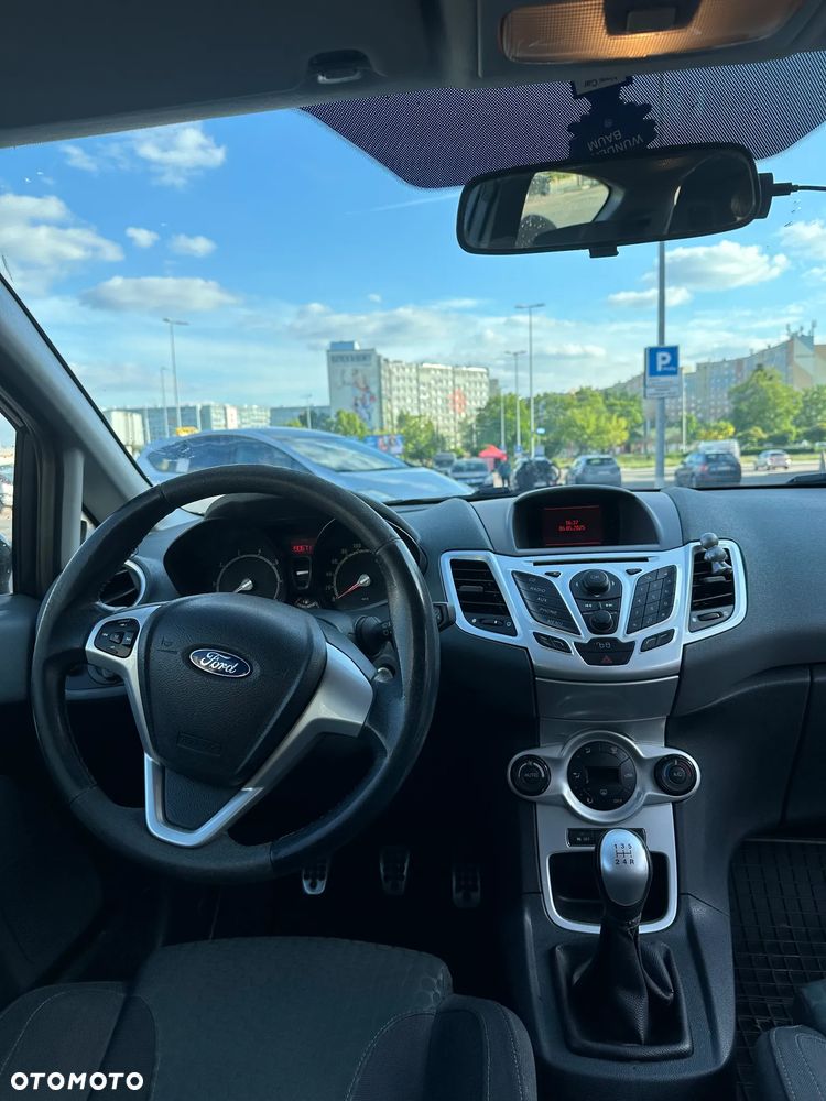 Ford Fiesta 1.4 Champions Edition - 16