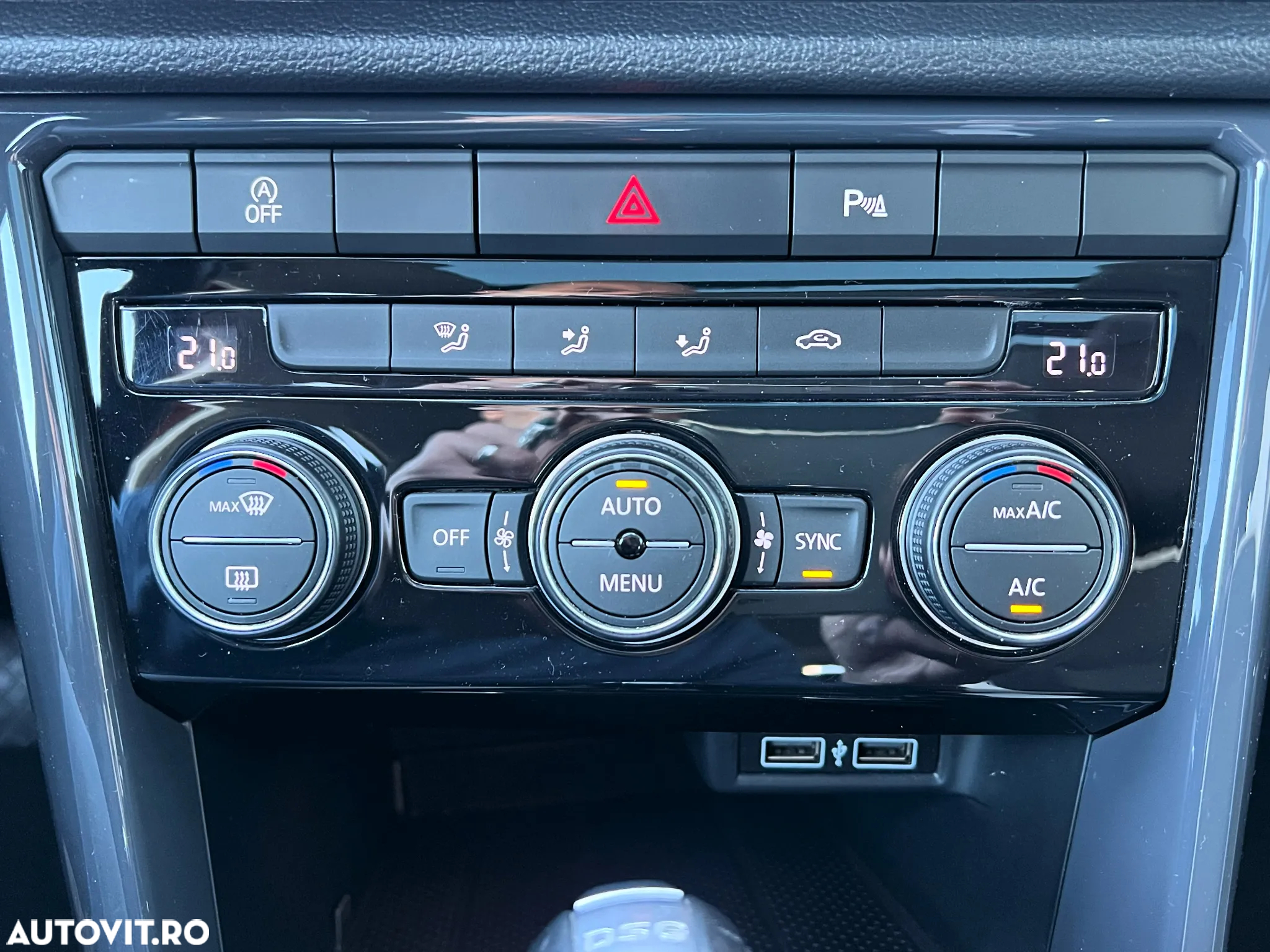 Volkswagen T-ROC 2.0 TDI 4Mot DSG Sport - 32