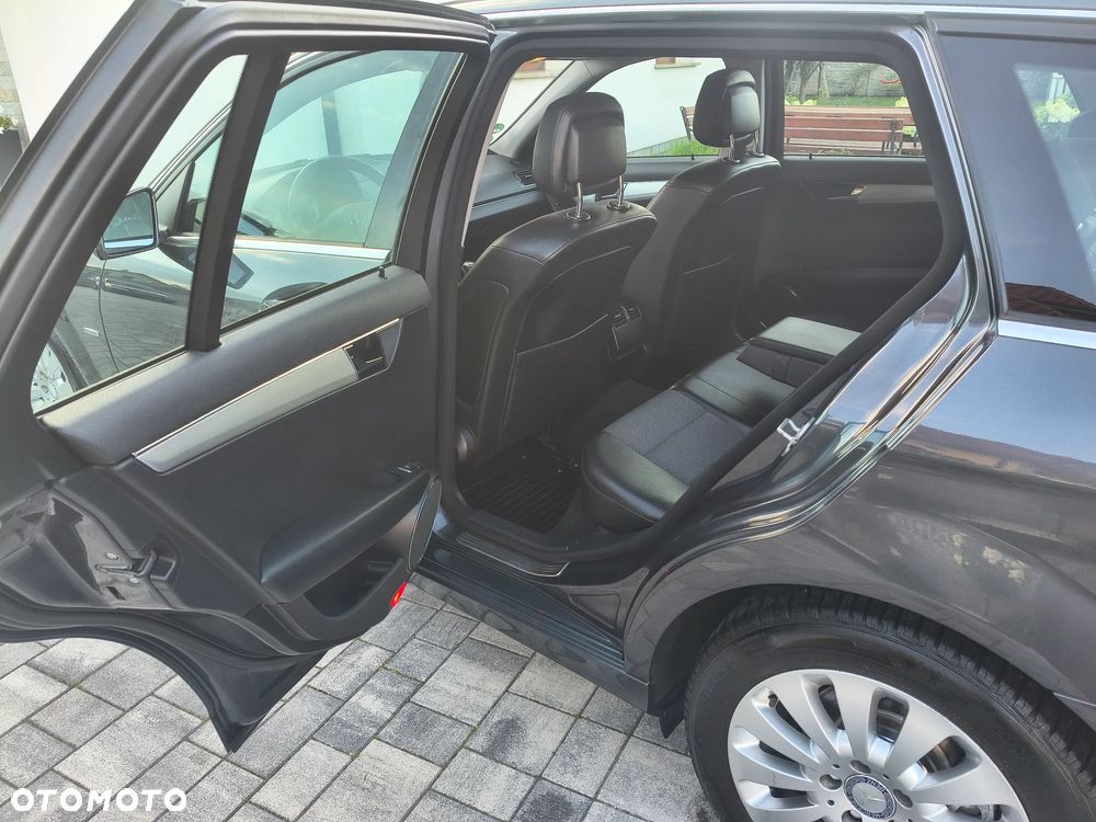 Mercedes-Benz Klasa C 180 Kompressor BlueEFFICIENCY Avantgarde - 10