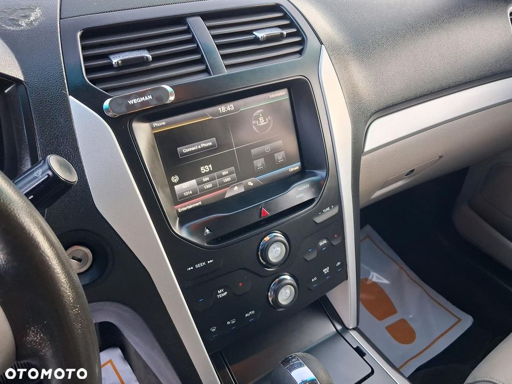 Ford Explorer - 22