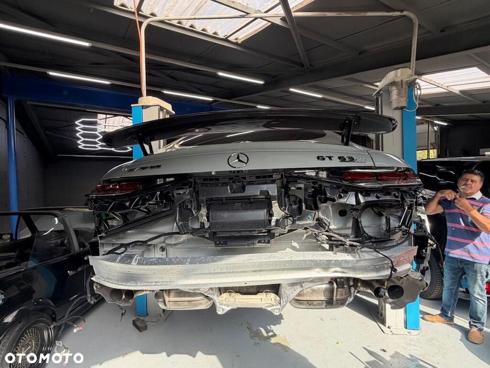 Mercedes-Benz AMG GT 63 PRO 4Matic+ - 8