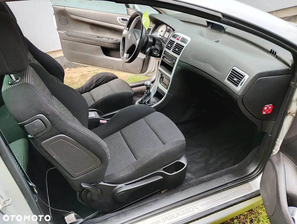 Peugeot 307 CC 2.0 Intense - 13
