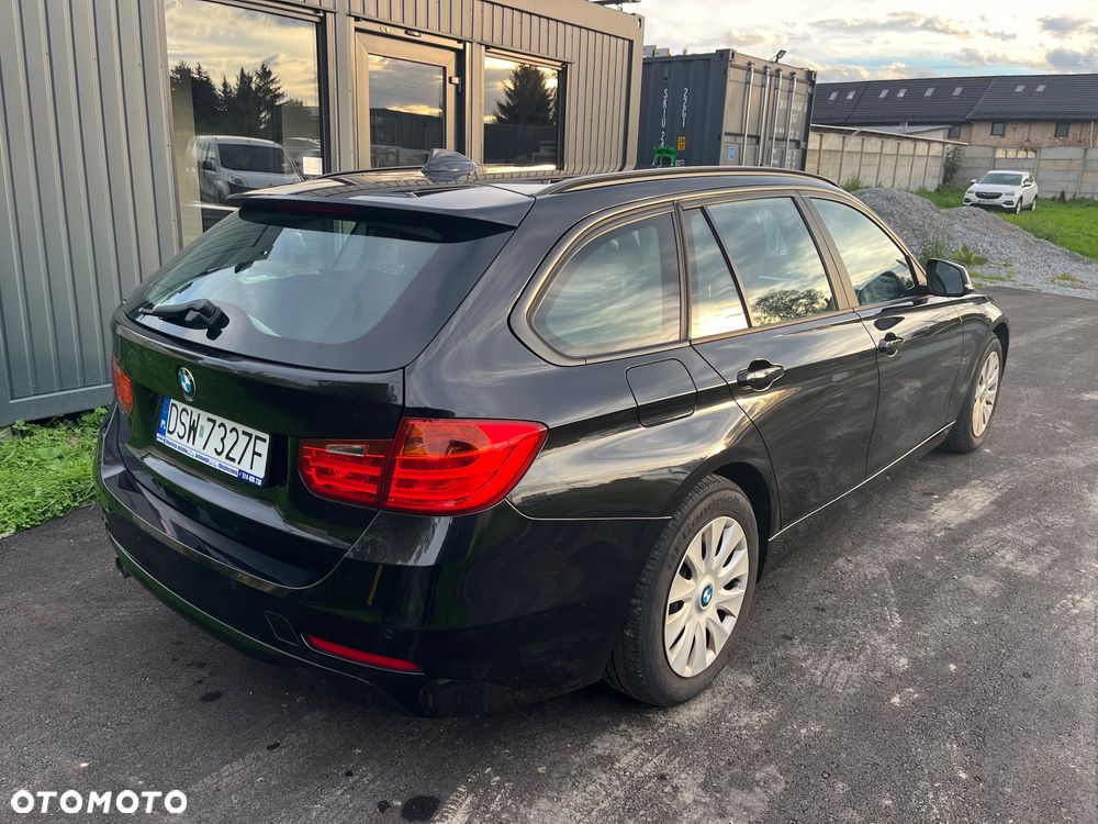 BMW Seria 3 318d - 5