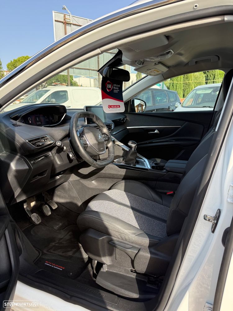 Peugeot 3008 PureTech 130 Stop & Start GPF Allure - 14