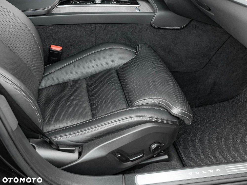 Volvo V90 Cross Country - 35