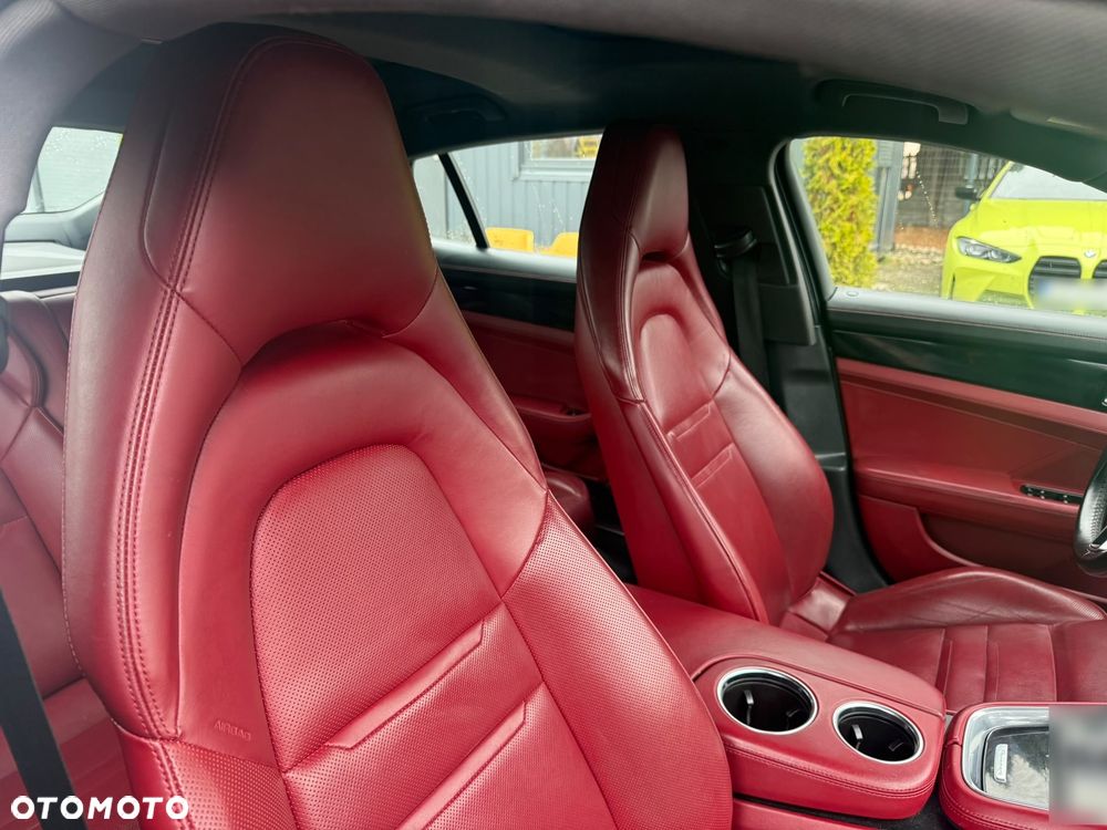 Porsche Panamera 4 Executive - 30