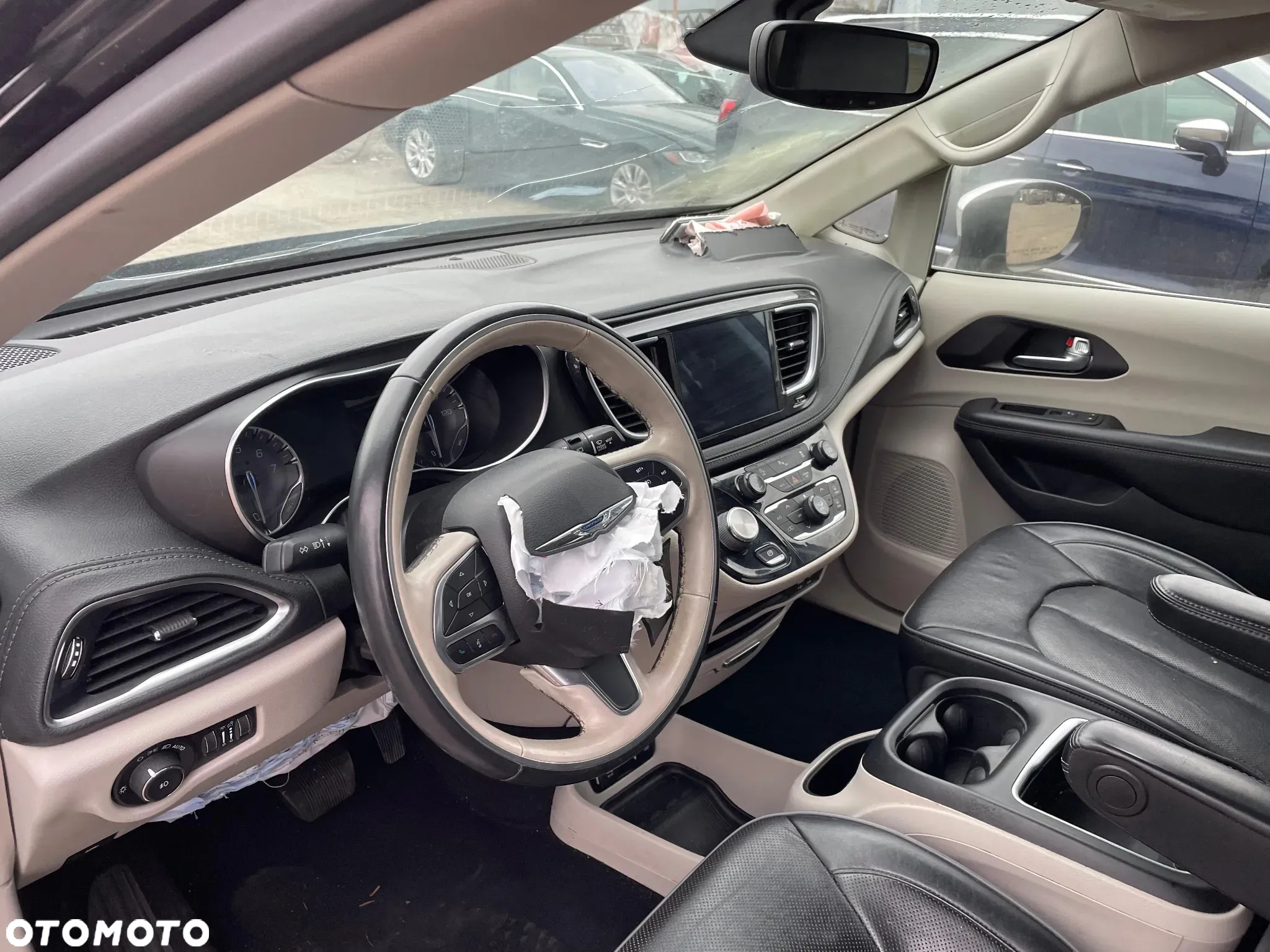 Chrysler Pacifica - 9