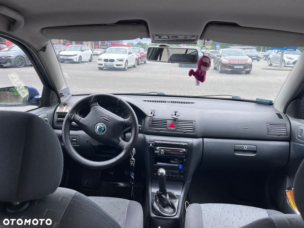 Skoda Octavia 1.6 Tour - 6