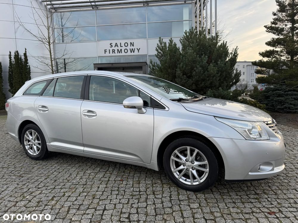 Toyota Avensis 1.8 Sol plus NAVI - 19