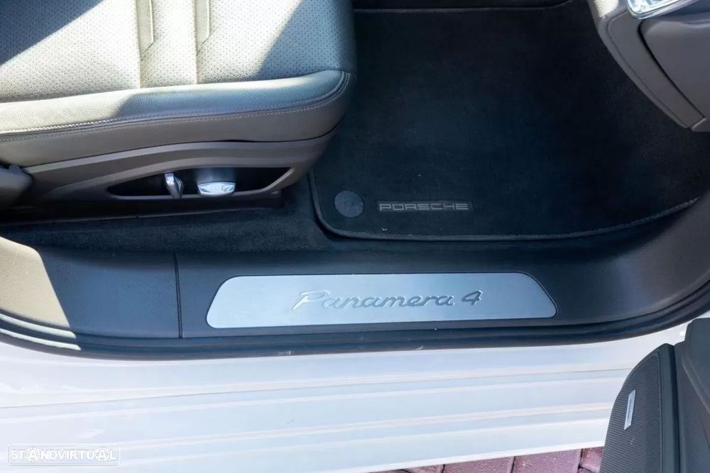 Porsche Panamera Sport Turismo - 17