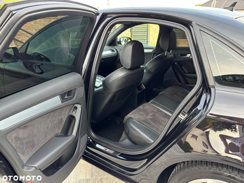 Audi A4 Limousine - 8