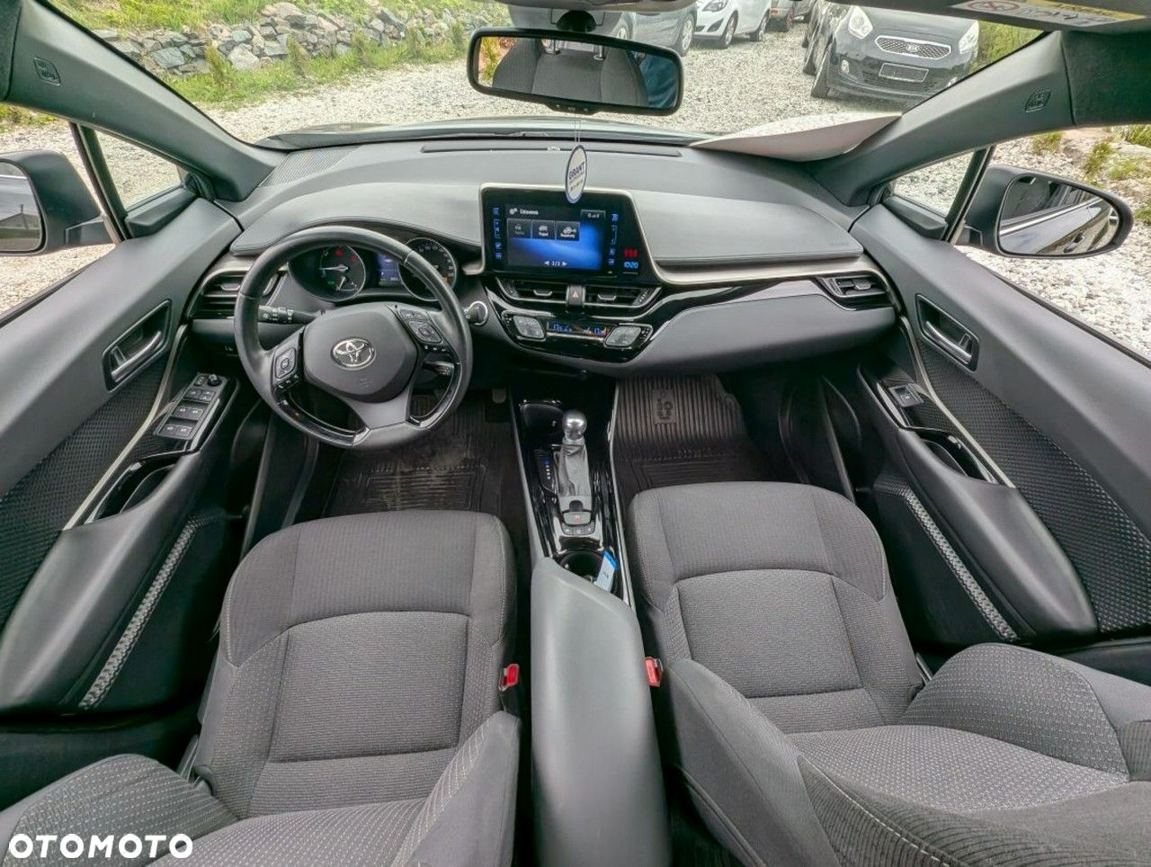 Toyota C-HR - 15