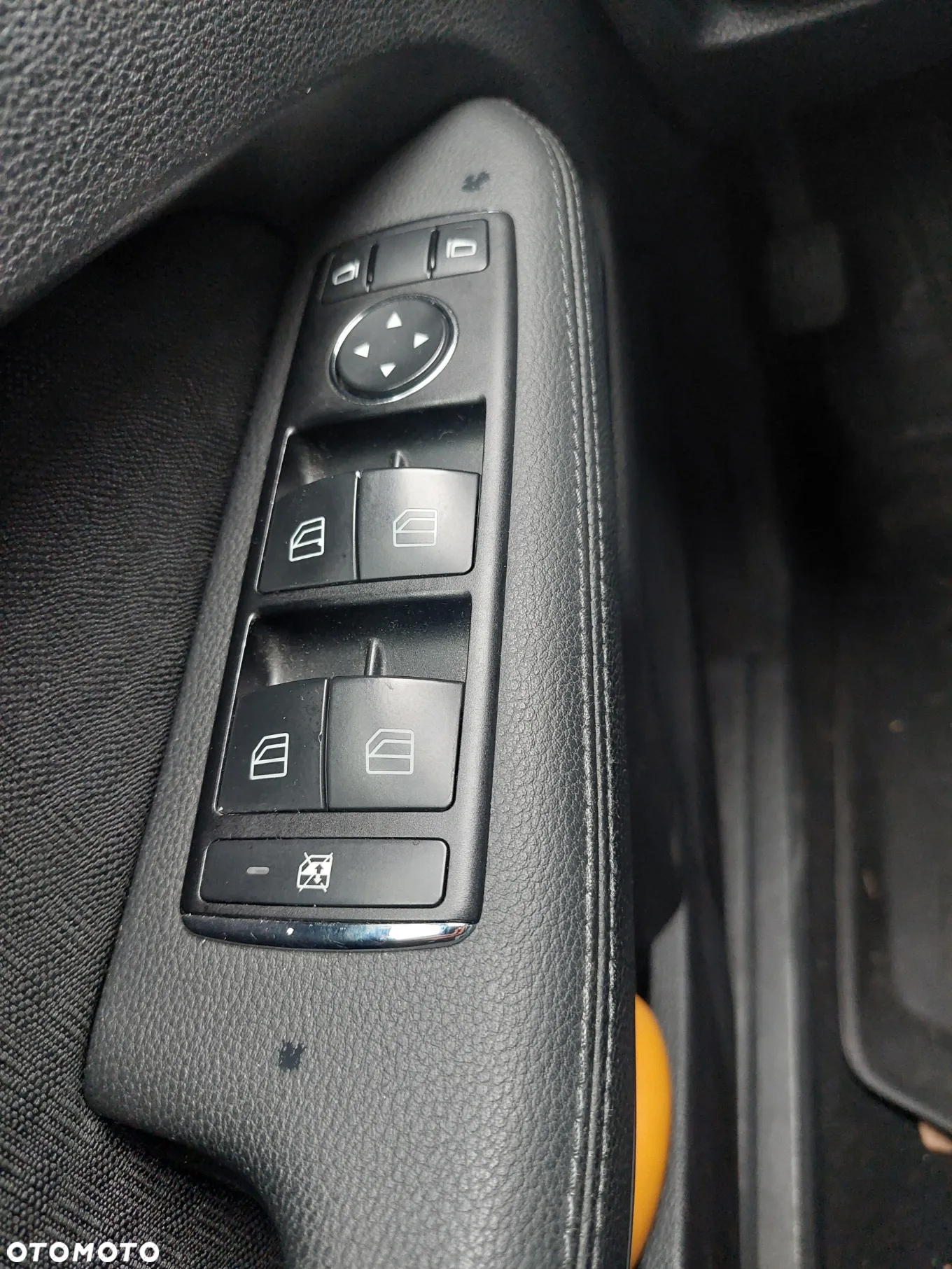 Mercedes-Benz Klasa E 200 CGI BlueEffICIENCY - 18