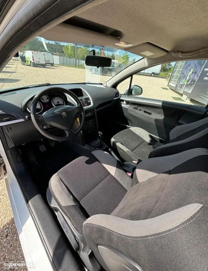 Peugeot 207 - 6