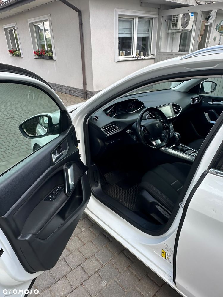 Peugeot 308 BlueHDi 150 Automatik Stop & Start Allure - 11