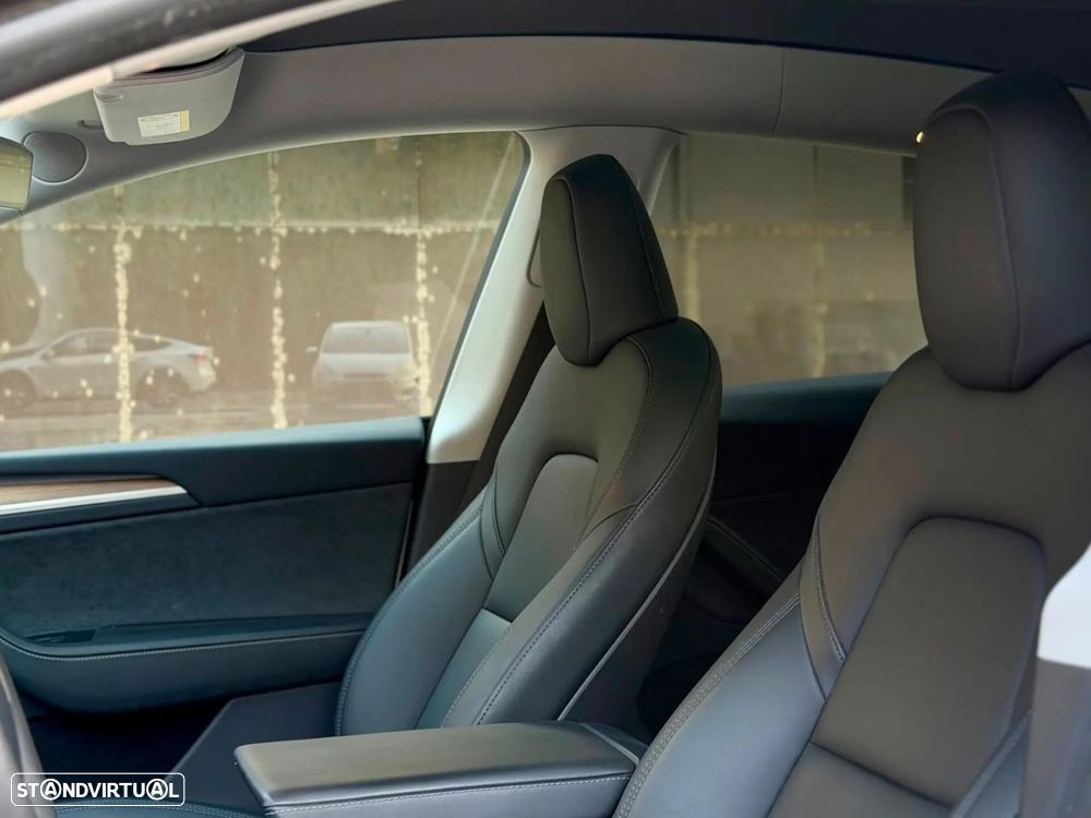 Tesla Model Y Long Range Dual Motor AWD - 22
