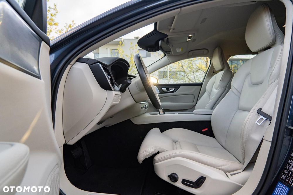 Volvo V60 Cross Country Pro B5 B AWD - 14