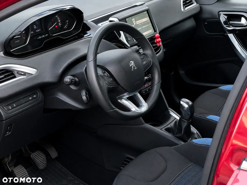 Peugeot 208 1.2 PureTech Allure - 17