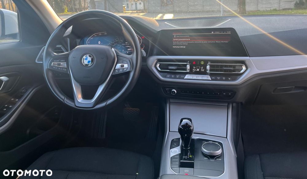 BMW Seria 3 318i Advantage - 11