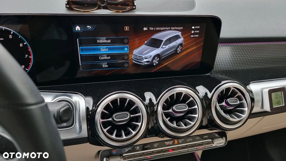 Mercedes-Benz GLB 250 4-Matic AMG Line 8G-DCT - 37