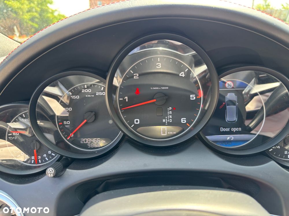 Porsche Cayenne Diesel Platinum Edition - 33