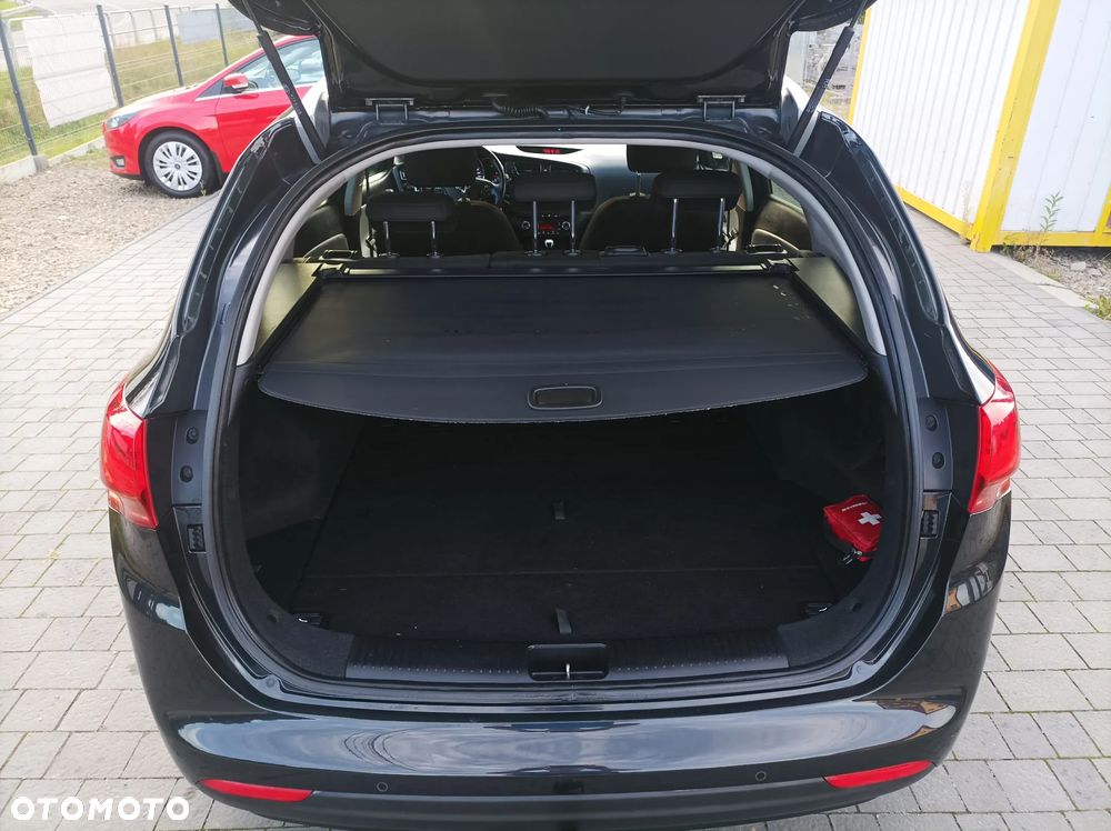 Kia Ceed 1.6 CRDi 128 ISG Platinum Edition - 11