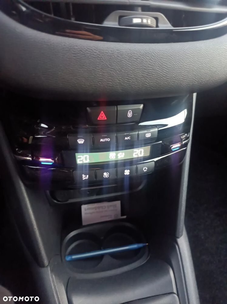 Peugeot 208 120 VTI Allure - 16