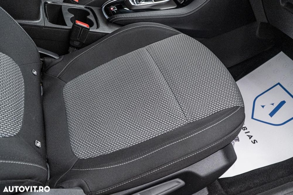 Opel Grandland X 1.2 Turbo START/STOP AT8 Business Edition - 40