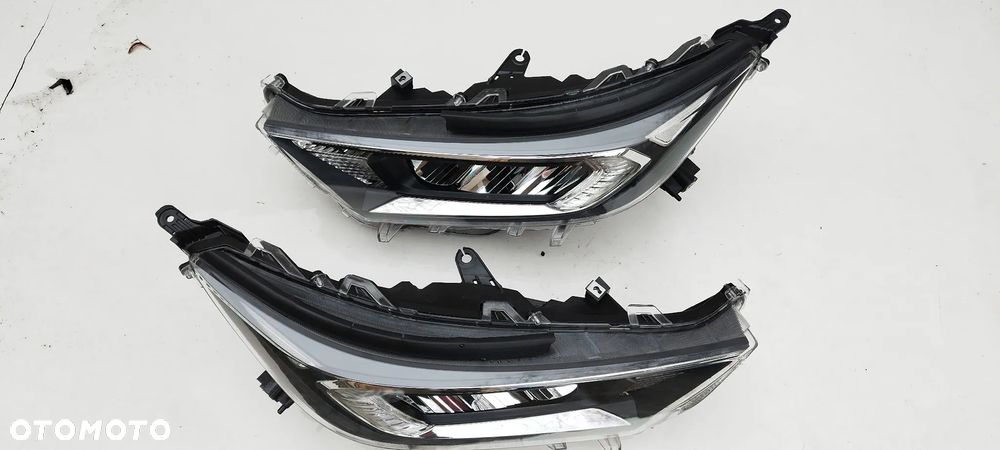 Toyota Rav4 XA50 2018- Full Led Prawa Idealna Oryginał 81145-42840