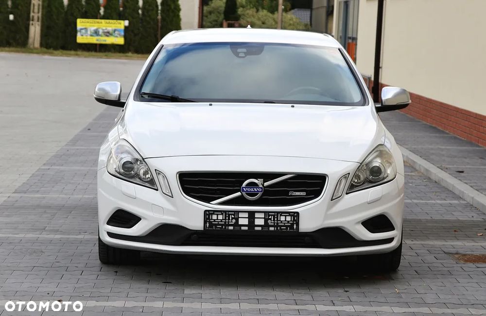 Volvo V60 2.0T R-Design - 14
