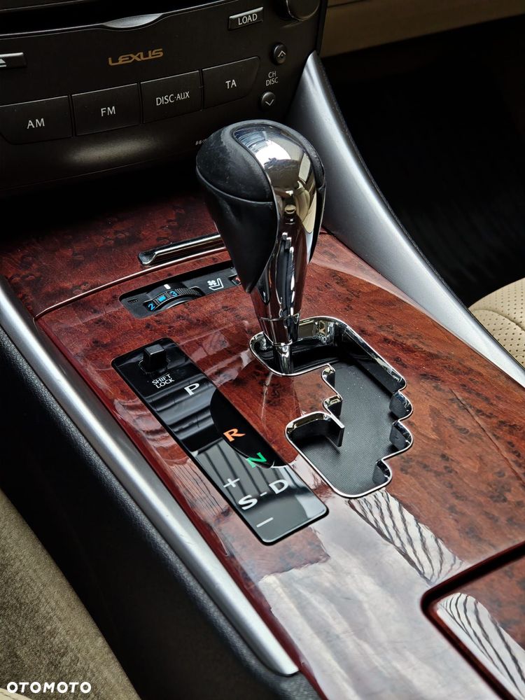 Lexus IS 250 Prestige - 23